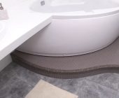 Ванная на подиуме из мозаики
